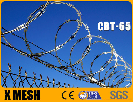 CBT 65 سلك كونسيرتينا مع مواد SUS 304 سمك 0.5mm للسياج الأمني