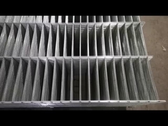 Q235 صفيحة الشبكة المصفحة بالأسلاك الفولاذية للبناء 650g/m2